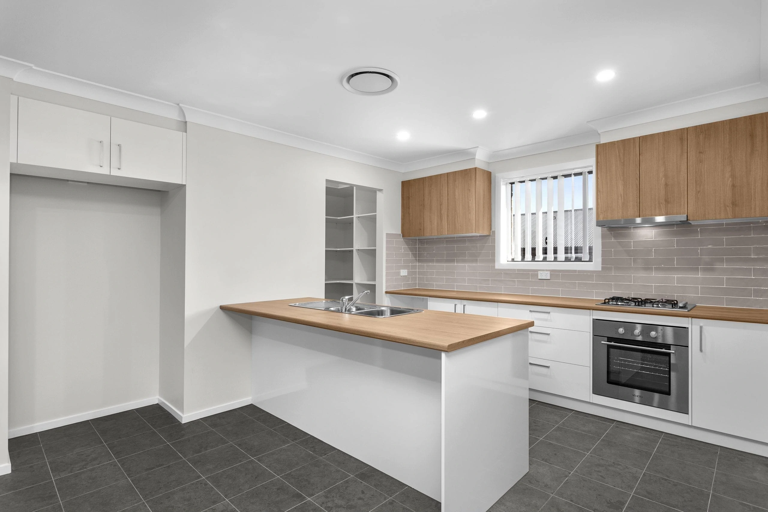 33 McGrath Place (Duplex) 06